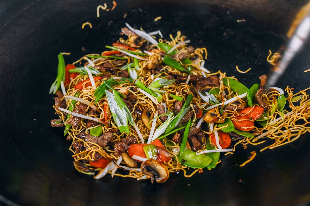 maišant jautienos chow mein