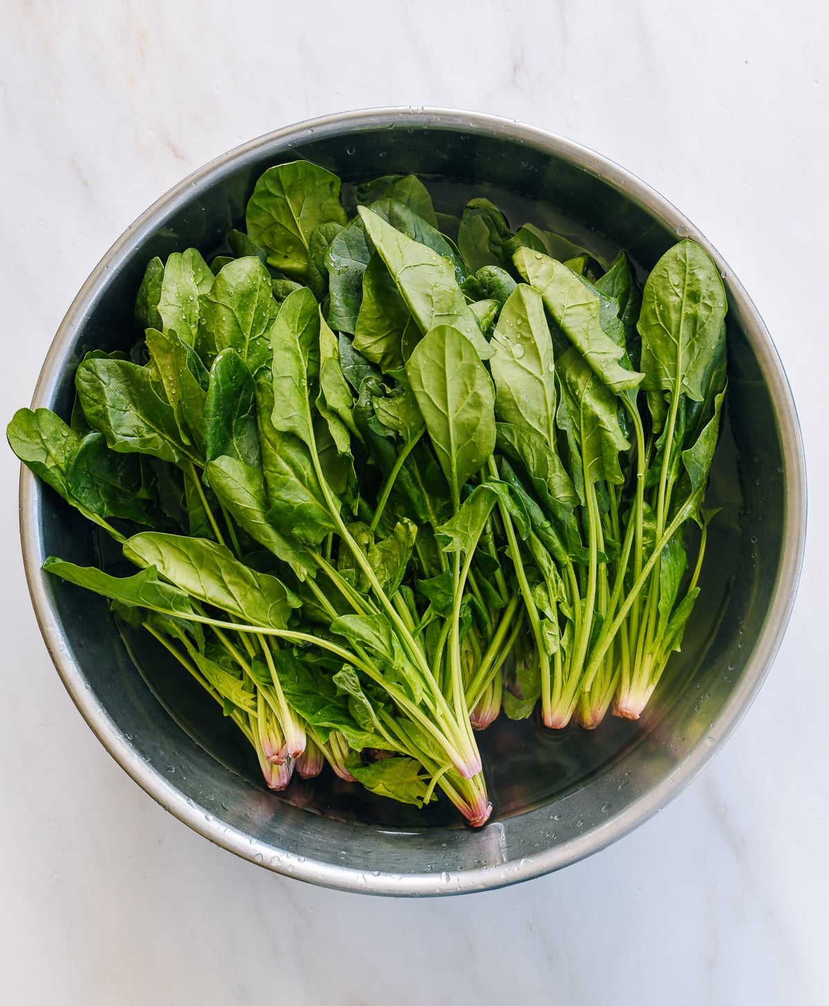 washed spinach in bowl