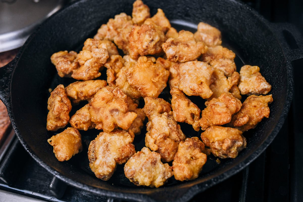 fried chicken pieces resting