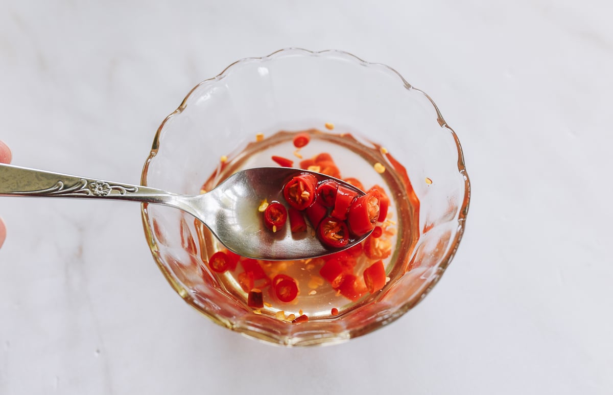 chili vinegar mixture
