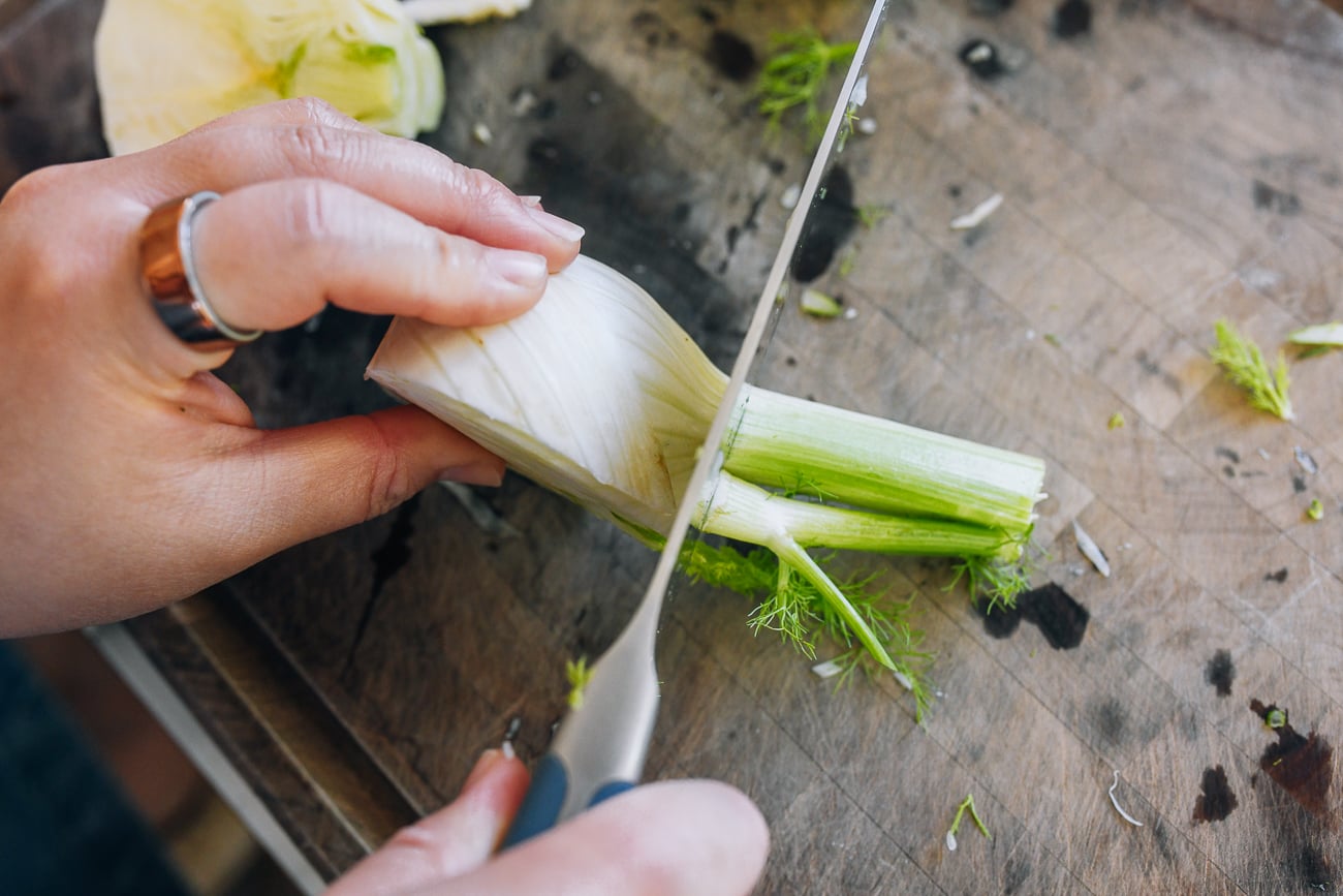 removing stem from fennel bulb