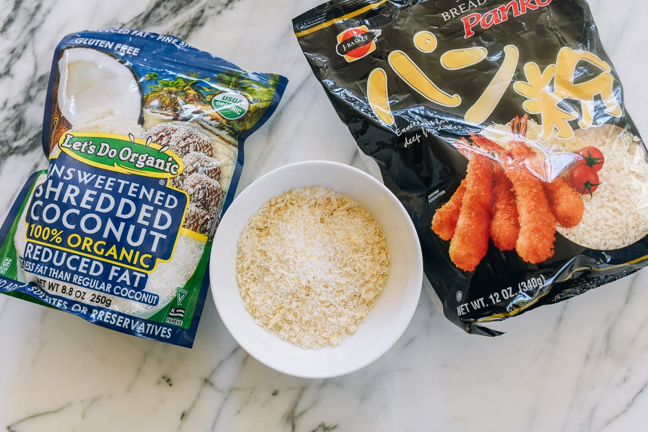 coconut flakes and panko breadcrumbs mixed together
