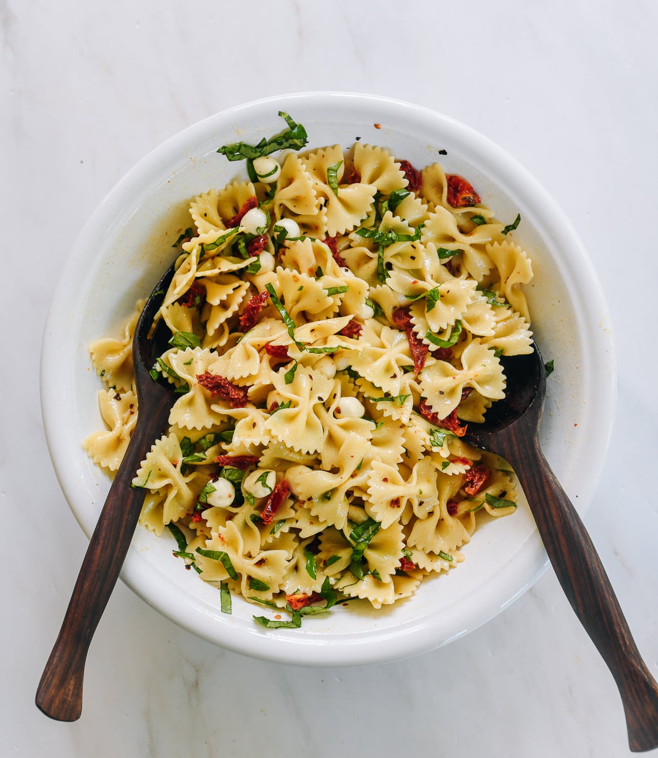spicy sun-dried tomato pasta salad