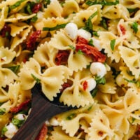 Spicy sun-dried tomato pasta salad recipe