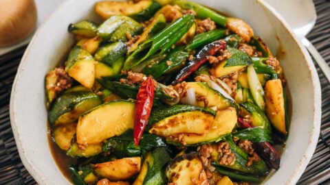 【1月】chakuꕤ*.゜ Zucchini with Garlic Sauce - The Woks of Life