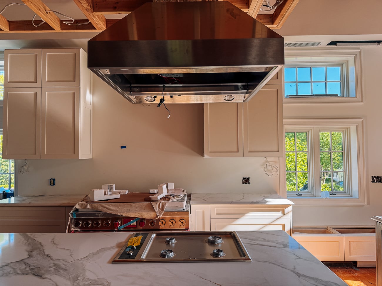 Vent hood in floating ceiling